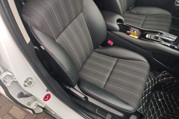 Used Honda Vezel 2017 1.8L CVT Front-Wheel Drive Pioneer Edition