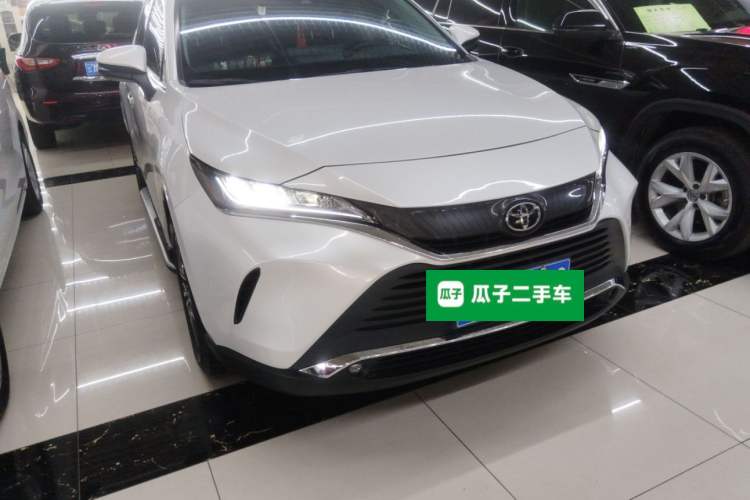 Used Toyota Harrier 2022 2.0L CVT Two-Wheel Drive Deluxe Edition
