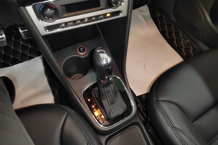 Used Volkswagen Polo 2014 1.6L Cross Polo Automatic