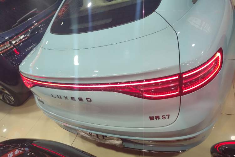 Used Hima Luxeed S7 2025 705 km Pro
