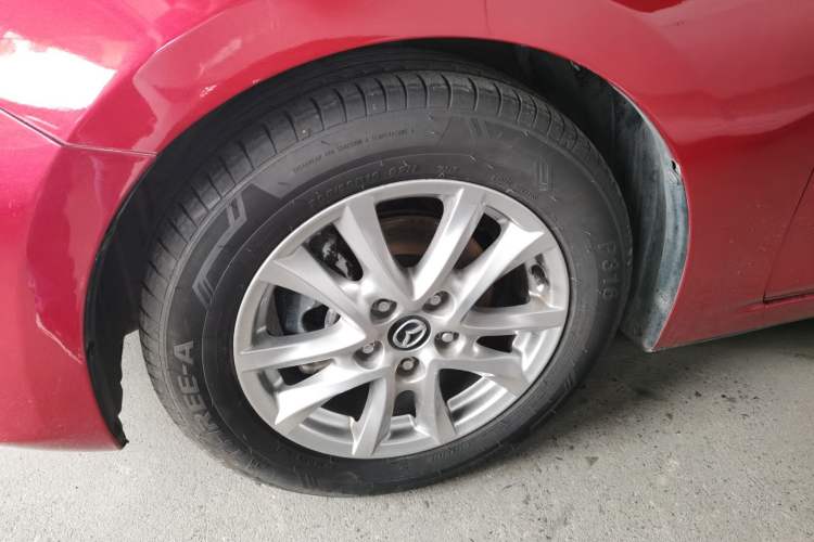 Used Mazda Mazda 3 Axela 2016 Sedan 1.5L Automatic Luxury Model
