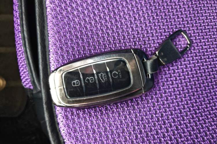 Used Hongqi H5 2018 30TD Dynamic Edition
