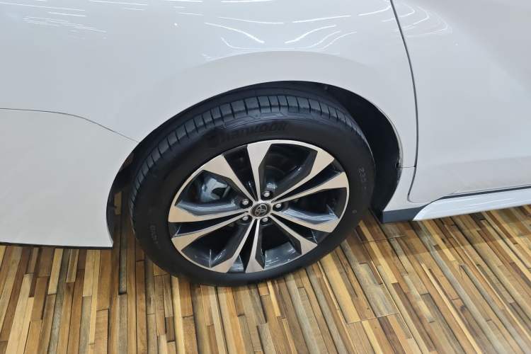 Used Toyota Granvia 2023 2.5L Hybrid Prestige VIP Edition
