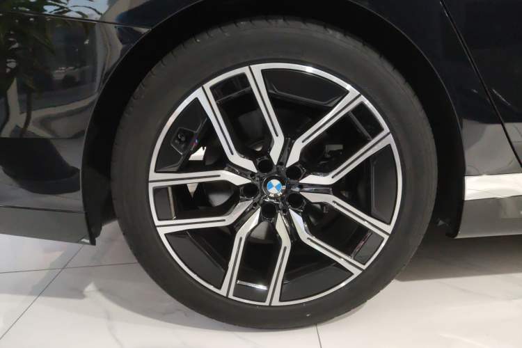 Used BMW 7 Series 2023 735Li M Sport Package
