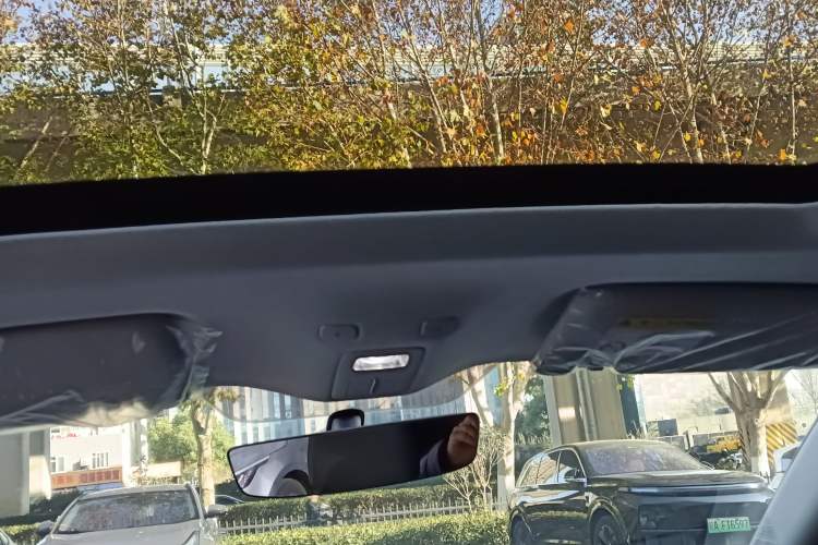 Used Roewe D6 2025 450 km Premium Edition
