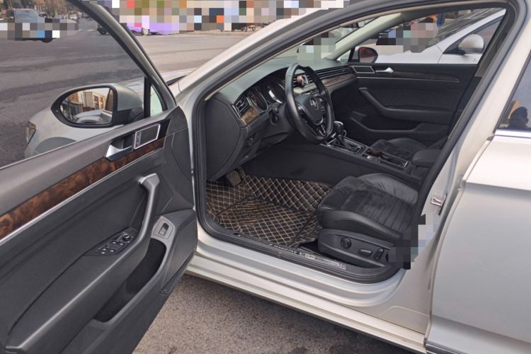 Used Volkswagen Magotan 2018 330TSI DSG Luxury Model
