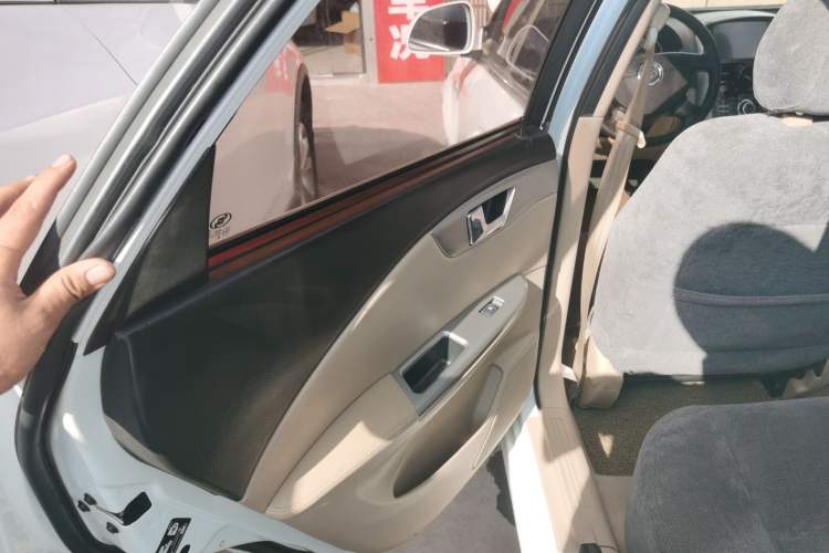 Used Buick Excelle 2013 1.5L Automatic Classic Model
