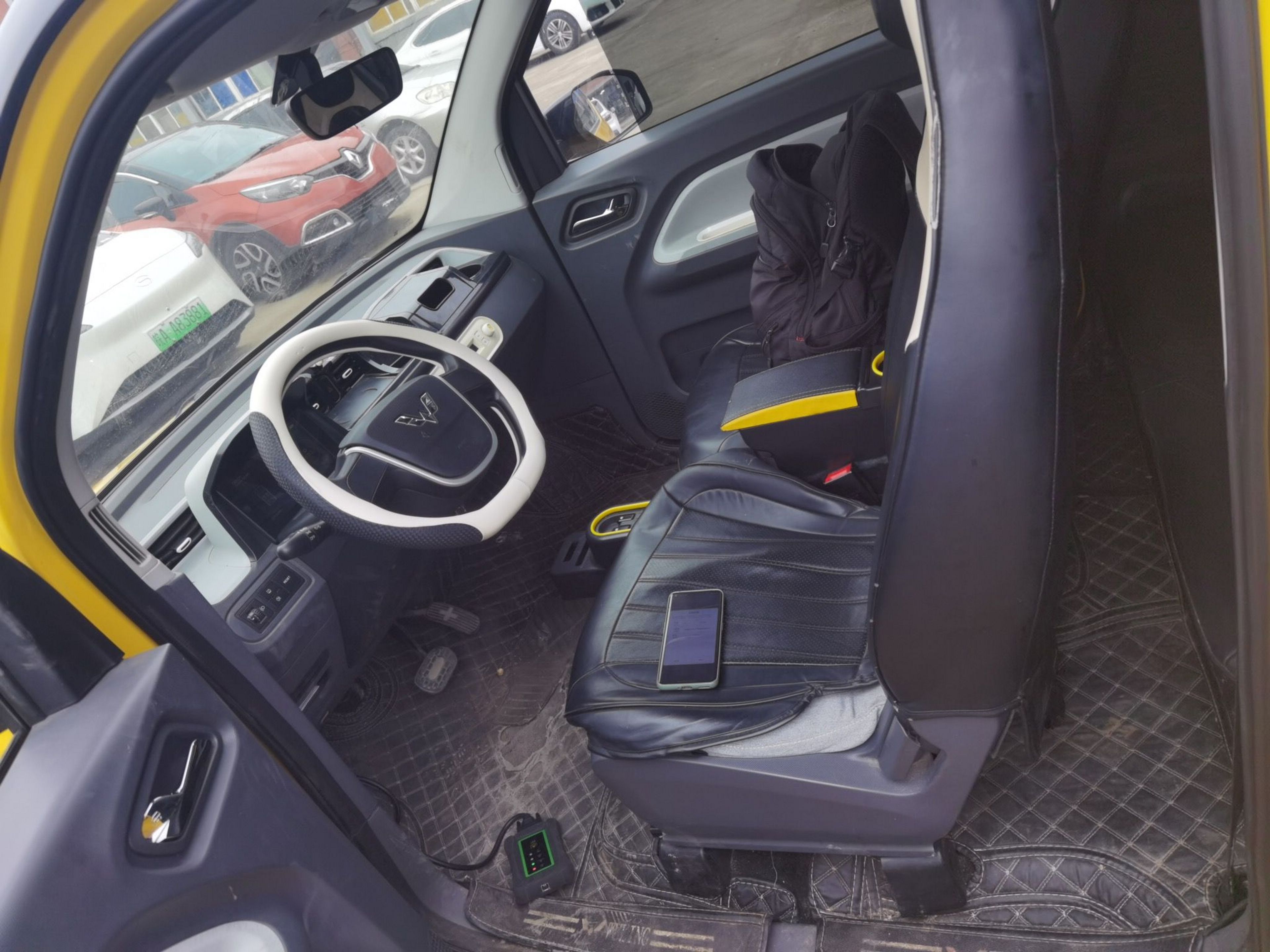 Переднее сиденье в автомобиле