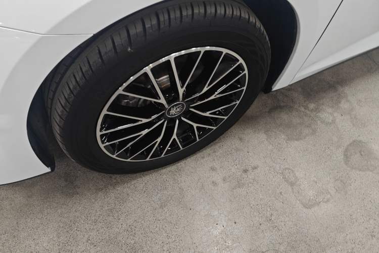 Used BYD Qin L 2024 DM-i 120KM Excellence Model
