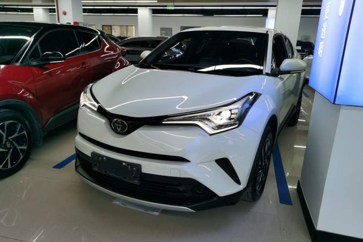 Used Toyota IZOA 2020 2.0L Yichi Version

