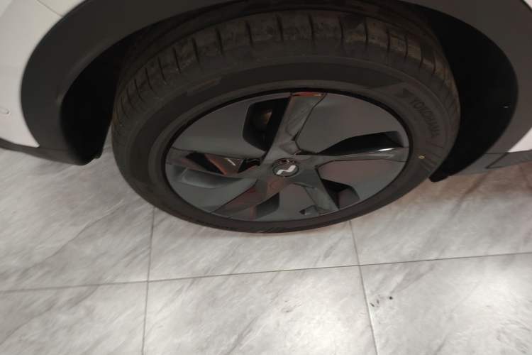 Used ONVO L60 2025 Model—85 kWh All-Wheel-Drive Version
