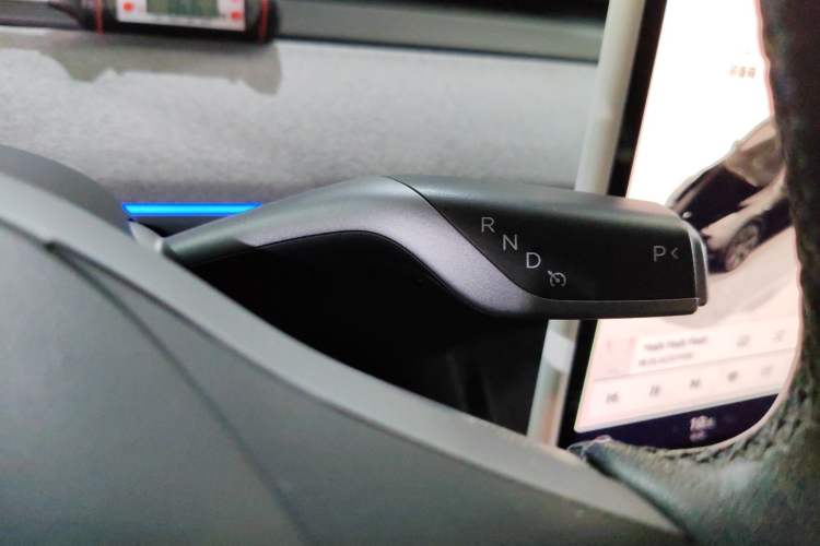 Used Tesla Model Y 2023 Rear-Wheel-Drive Version
