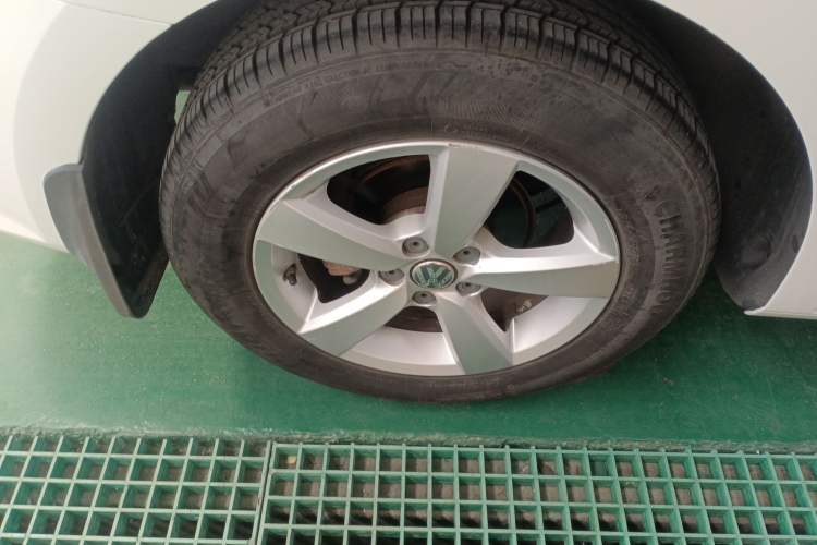 Used Volkswagen Gran Lavida 2013 1.6L Automatic Fashion Model
