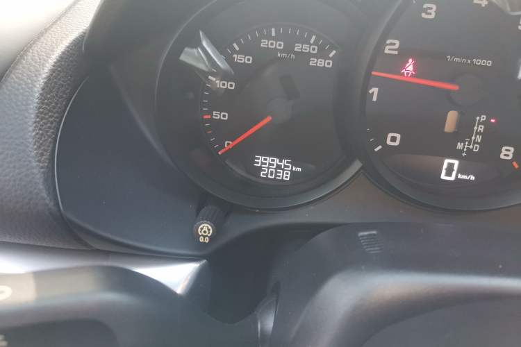 Used Porsche 718 2016 Cayman 2.0T
