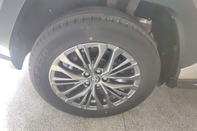 Used Toyota Wildlander 2023 Dual-Motor 2.5L E-CVT Four-Wheel Drive Prestige Edition