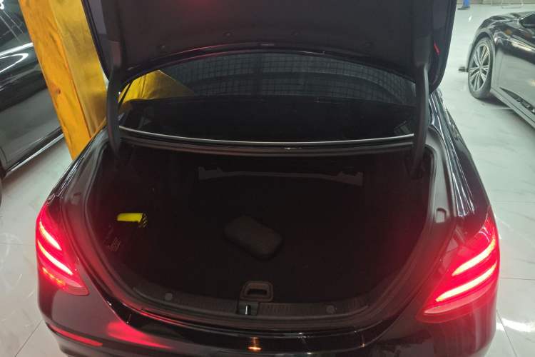 Used Mercedes-Benz E-Class 2019 E 300 L Sport Luxury Edition
