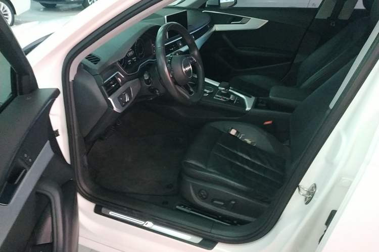 Used Audi A4L 2019 40 TFSI Fashion Version China V
