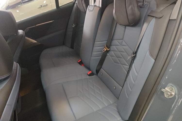 Used BMW 5 Series 2024 530Li Luxury Edition M Sport Package