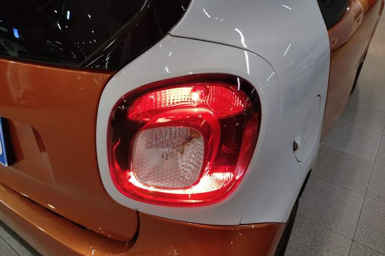 Used  fortwo 2015 1.0L 52 kW Hardtop Passion Edition
