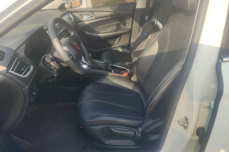 Used Roewe i5 2020 1.5L Automatic 4G Connect Luxury Flagship Edition
