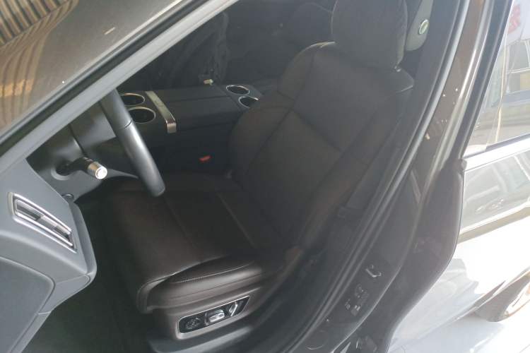 Used Li Auto L8 2023 Pro Model
