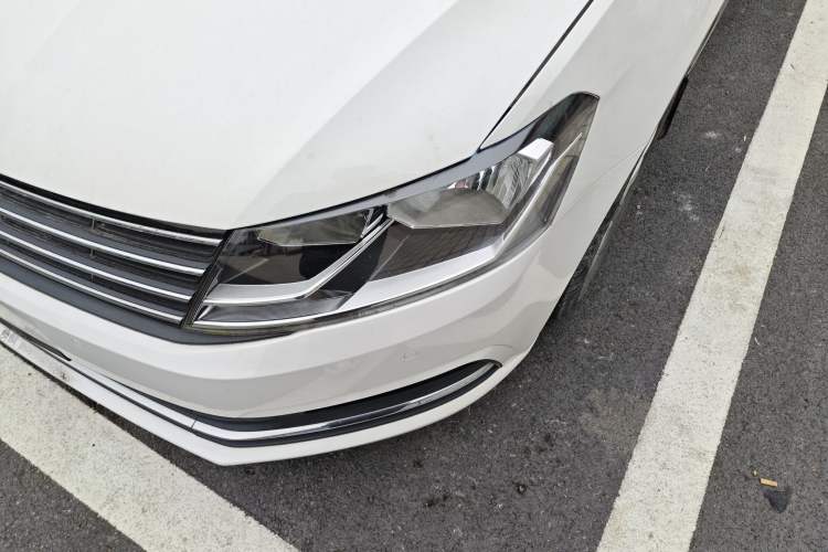 Used Volkswagen Lavida 2015 1.6L Automatic Comfort Edition
