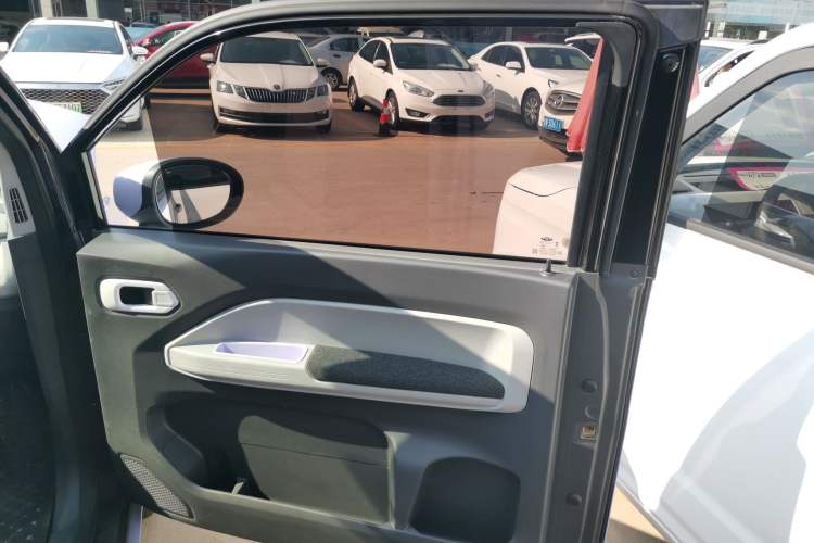 Used Chery QQ Ice Cream 2022 170km Sundae Phosphate Lithium-Ion
