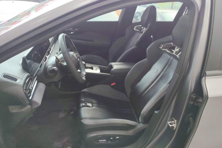 Used GAC Trumpchi EMPOW 2023 400T Automatic R MAX
