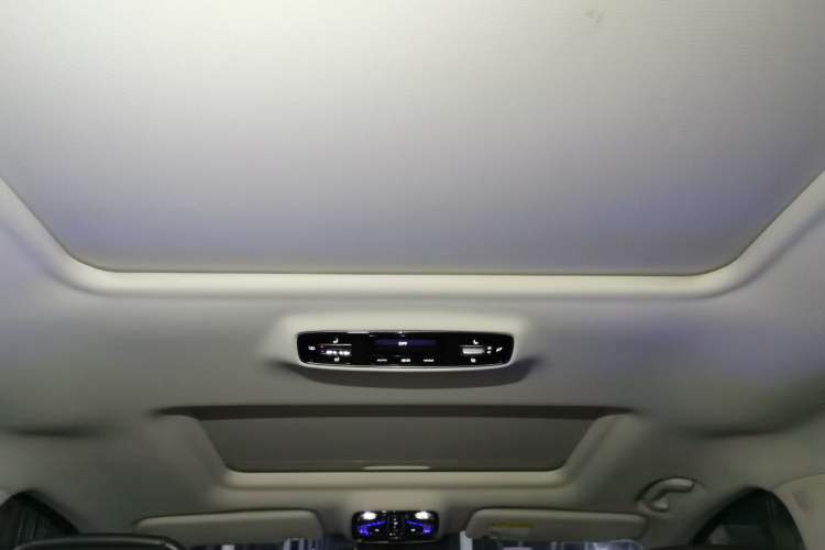 Used Roewe iMAX8 2021 400TGI Supreme Series Prestige Edition
