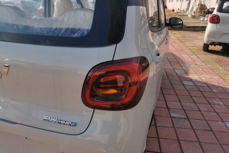 Used Wuling Hongguang MINIEV 2025 Four-Door Version Zhenxiang+ Edition