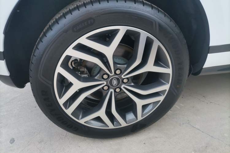 Used Land Rover Range Rover Evoque 2024 Aurora L 249 PS Prestige Light-Chasing Edition