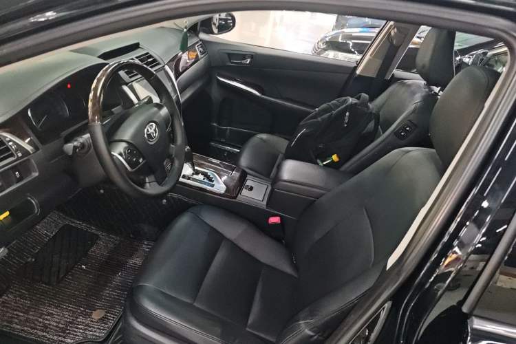 Used Toyota Camry 2015 2.0G Premier Edition
