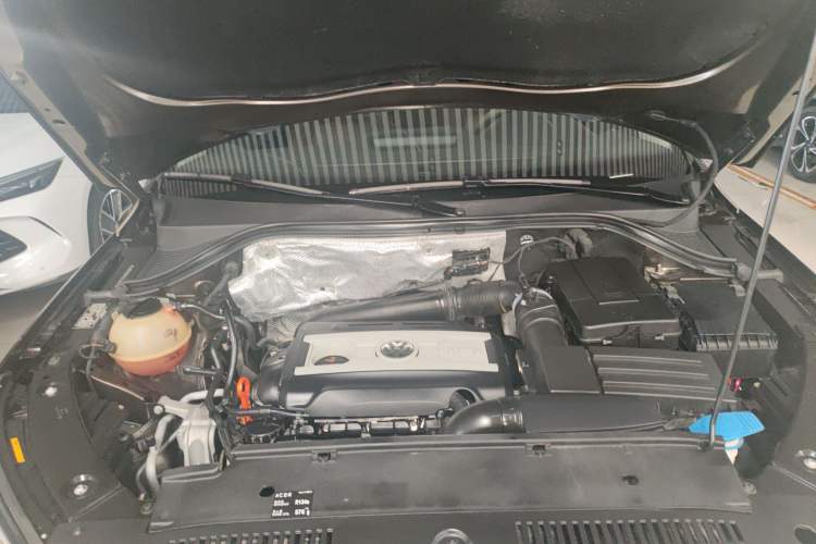 Used Volkswagen Tiguan 2015 2.0 TSI Automatic All-Wheel Drive Luxury Edition
