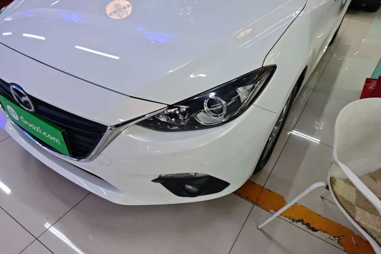 Used Mazda Mazda 3 Axela 2016 Sedan 1.5L Automatic Luxury Model
