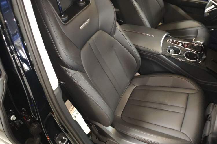 Used Hongqi HS3 2023 1.5T Two-Wheel Drive Shanwei Edition