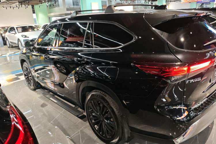 Used Toyota Highlander 2022 Dual-Engine 2.5L Four-Wheel Drive Prestige Version 7 Seats