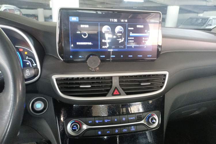 Used Hyundai Tucson 2019 280TGDi Dual-Clutch Two-Wheel Drive Fashion Edition China VI Standard
