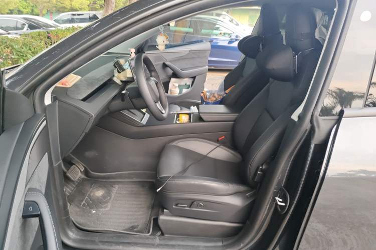 Used Tesla Model Y 2025 Long-Range All-Wheel Drive First Edition