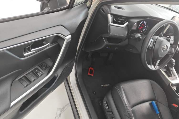 Used Toyota Wildlander 2020 2.0L CVT Two-Wheel Drive Luxury Edition