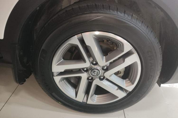 Used Changan CS55 2017 1.5T Manual Colorful Edition
