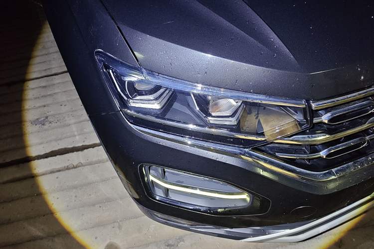 Used Volkswagen Tayron 2020 330TSI Two-Wheel Drive Luxury Smart Connectivity Version
