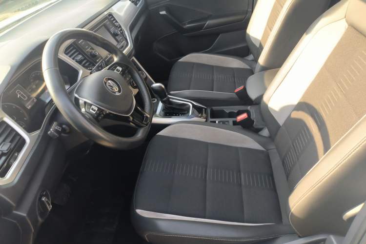 Used Volkswagen T-ROC 2020 280TSI DSG Two-Wheel-Drive Elite Version
