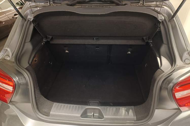 Used Mercedes-Benz A-Class (Import) 2015 A 180
