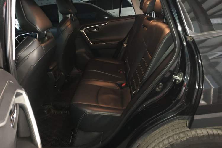 Used Toyota Wildlander 2021 2.0L CVT Two-Wheel Drive Luxury Edition
