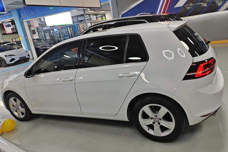 Used Volkswagen Golf 2017 230TSI Automatic Comfort Edition – Celebrating Milestone of One Million Units
