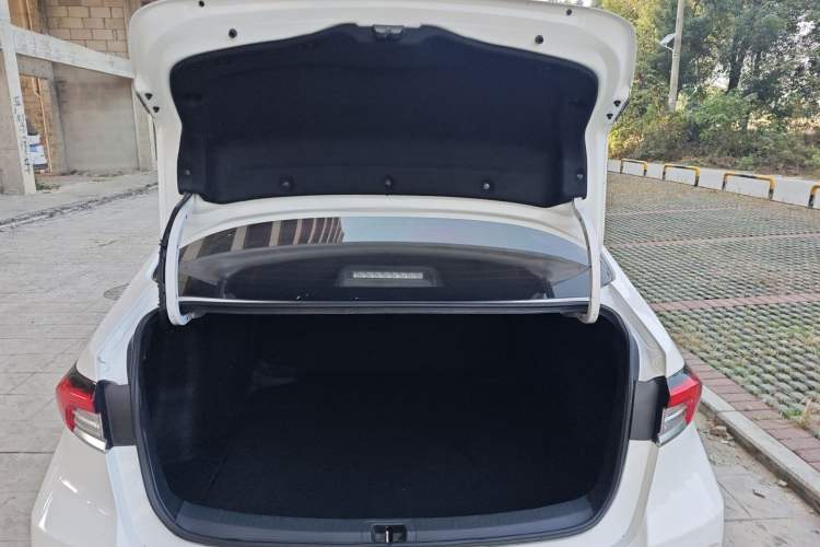 Used Toyota Corolla 2021 Dual-Motor 1.8L E-CVT Elite Edition
