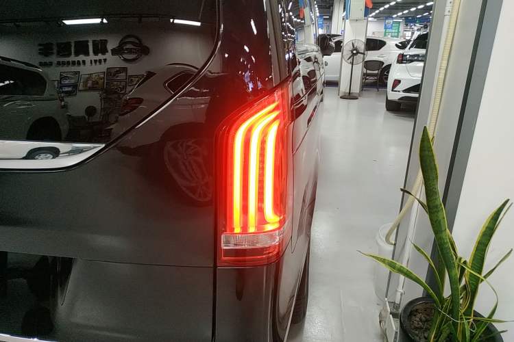 Used Mercedes-Benz V-Class 2018 V 260 Prestige Edition China VI