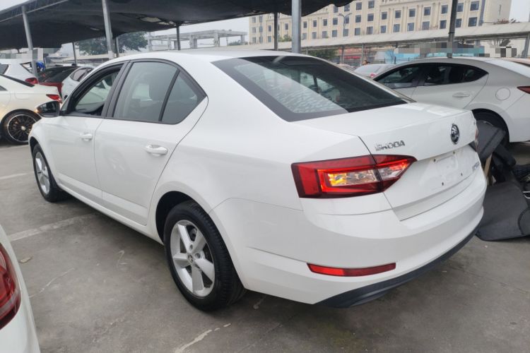 Used Skoda Octavia 2018 1.6L Manual Standard Edition