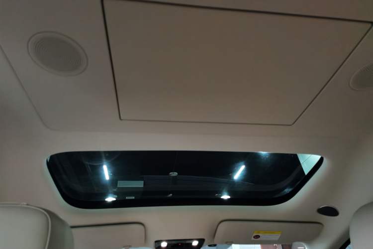 Used Li Auto MEGA 2024 Ultra Model
