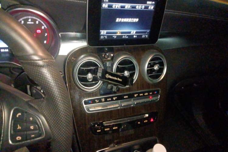 Used Mercedes-Benz GLC 2017 GLC 260 4MATIC Luxury Model